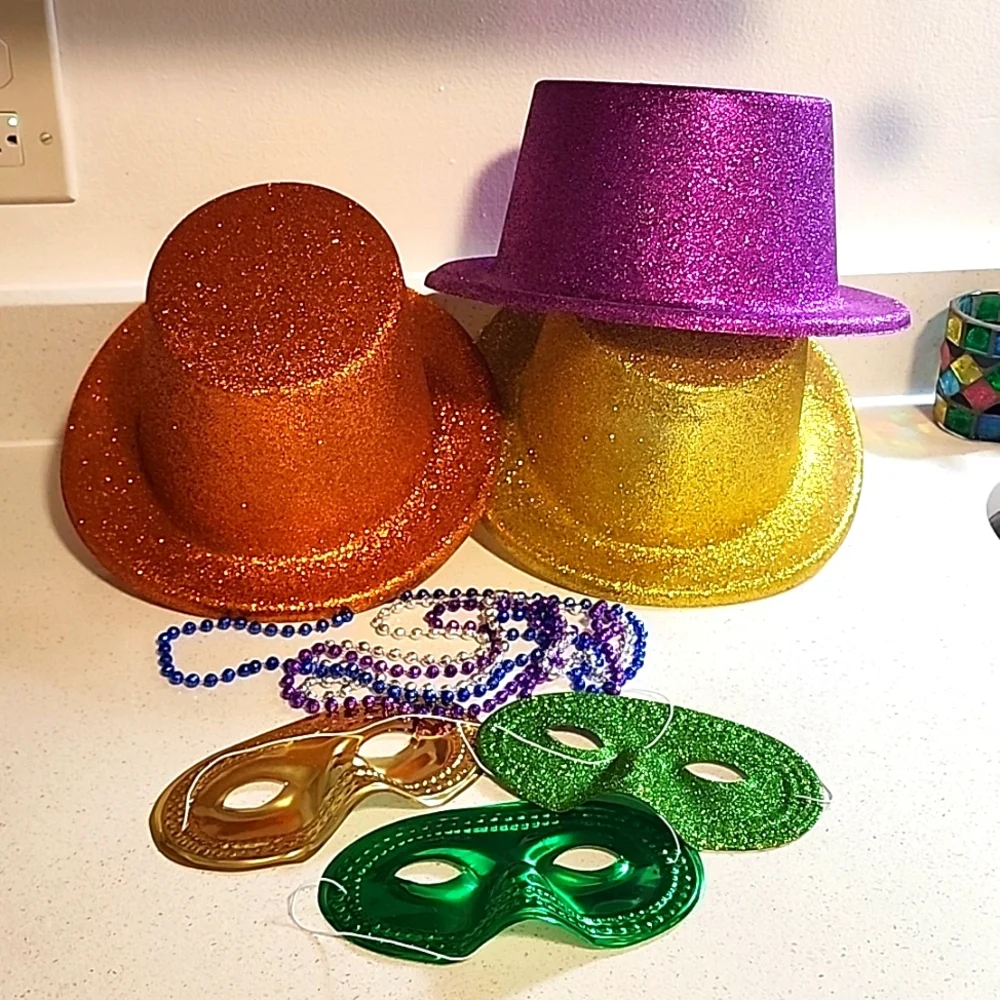 Party Pack, 3 Top Hats, 3 masks, 3 bead Necklaces. NEW no tag.